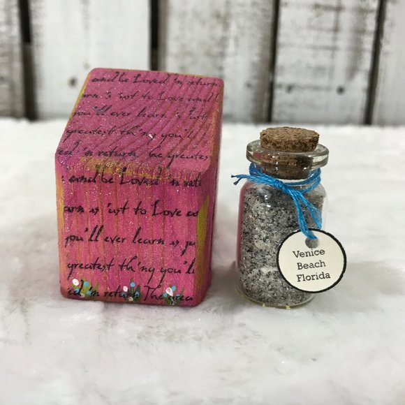 Little Wooden House by the Beach Handmade Painted - Picture 4 of 13